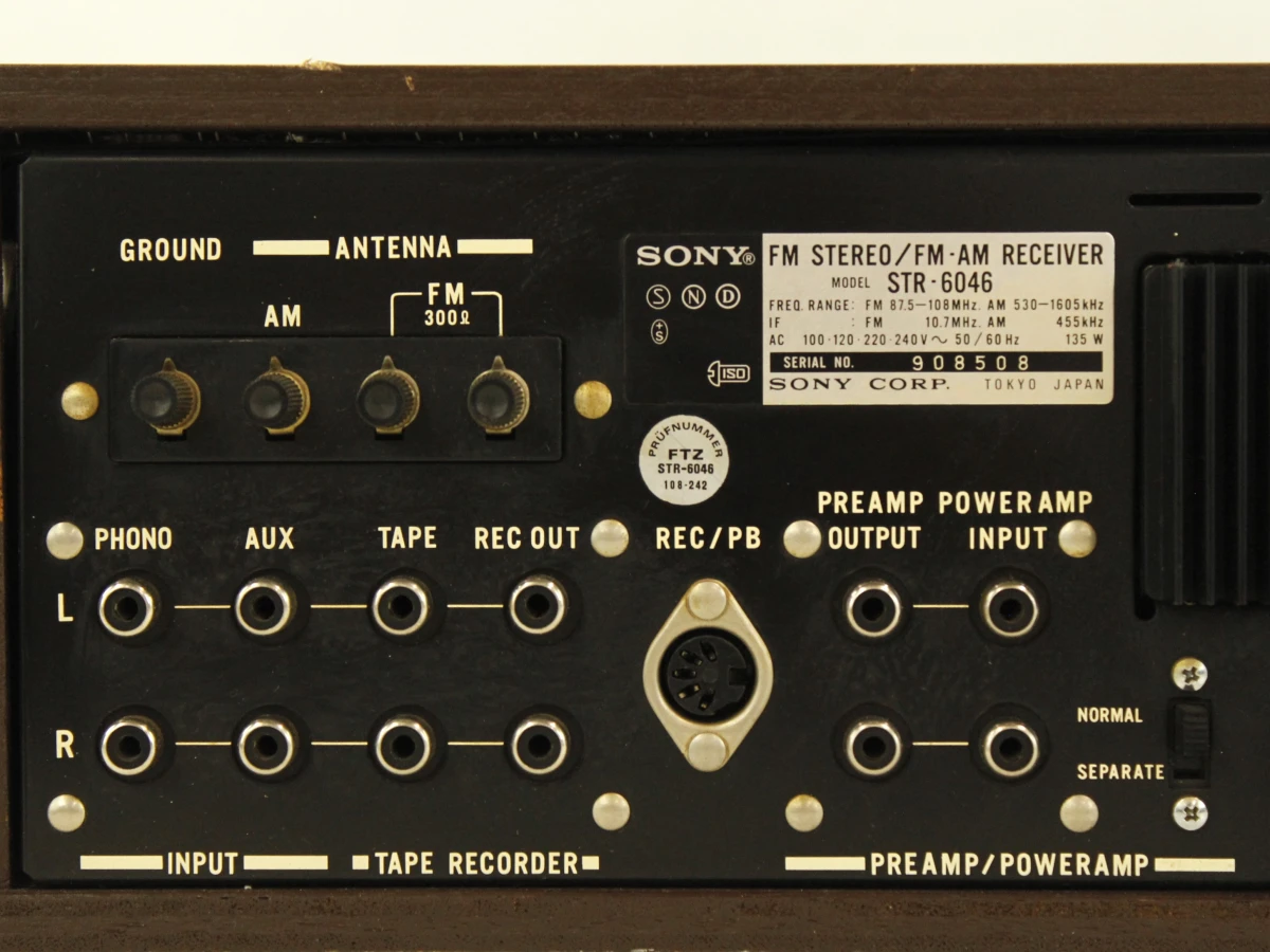 Sony STR-6046 FM/AM Stereo Receiver jaren 70