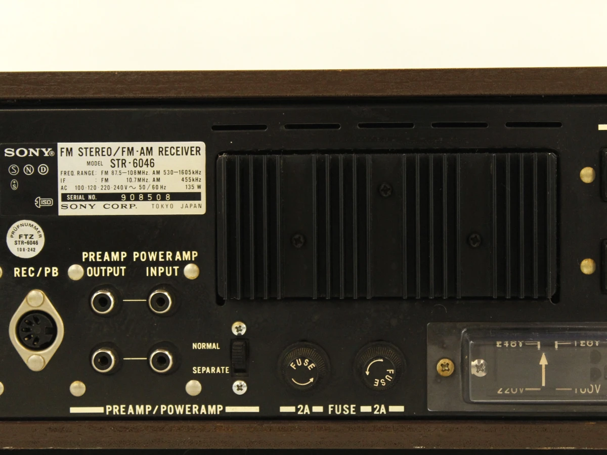 Sony STR-6046 FM/AM Stereo Receiver jaren 70