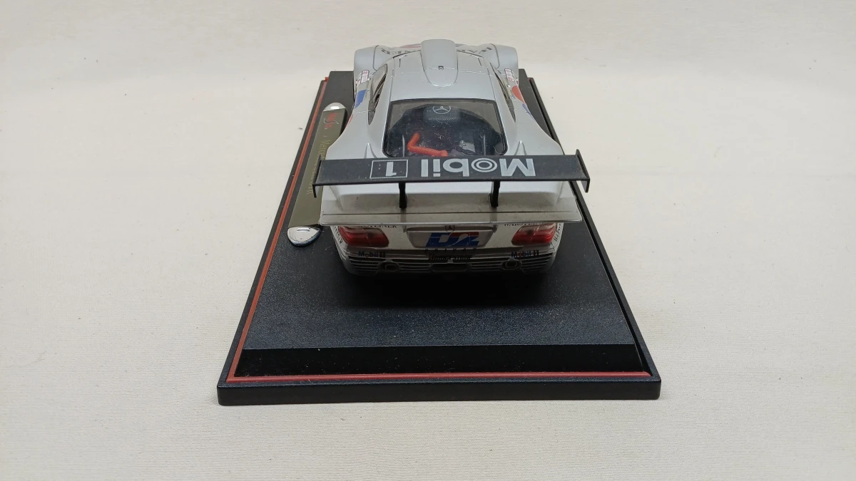 Schaalmodel Mercedes CLK-GTR op standaard - foto 4