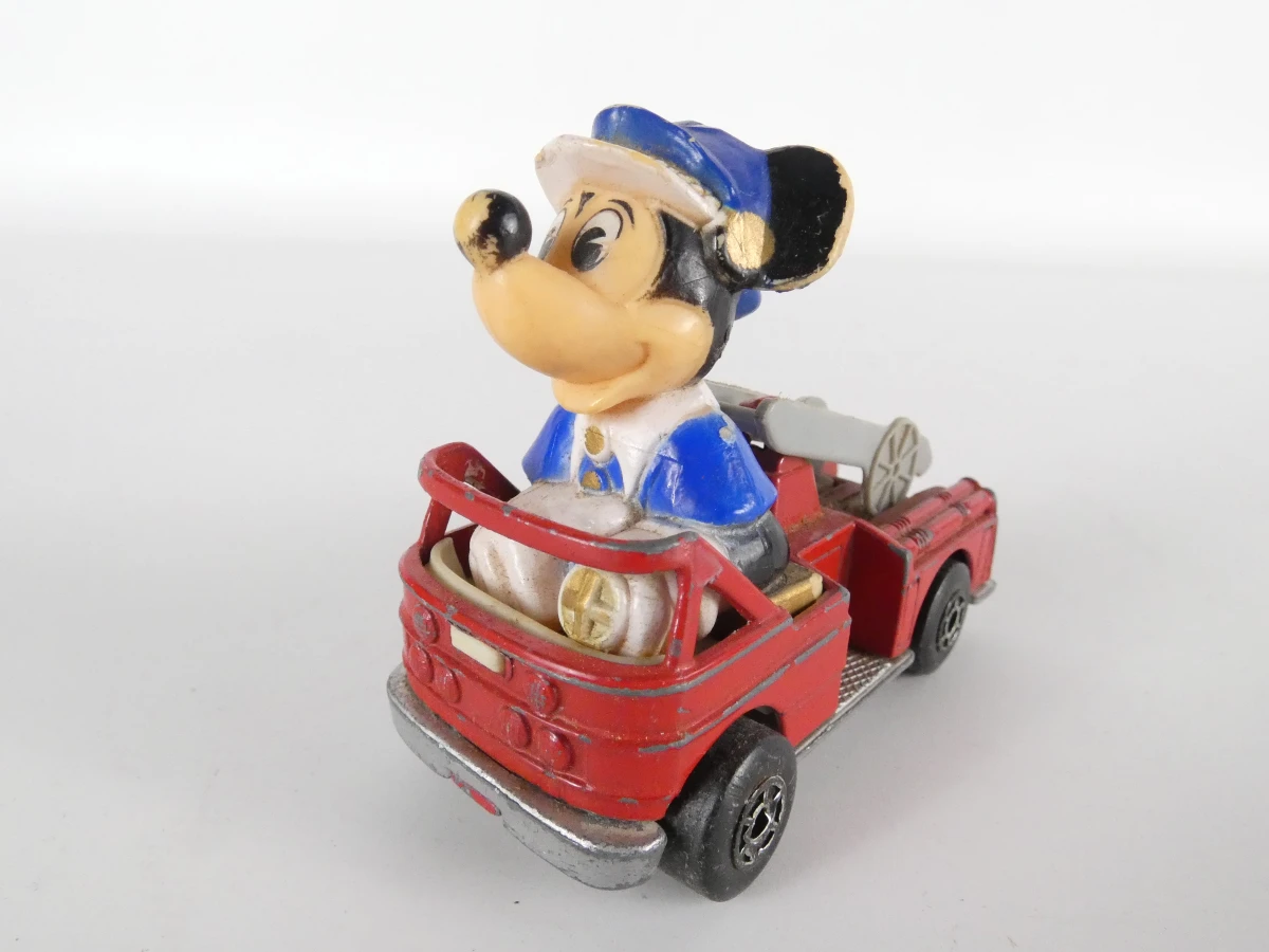 Set vintage brandweerauto's en Mickey Mouse speelgoedauto