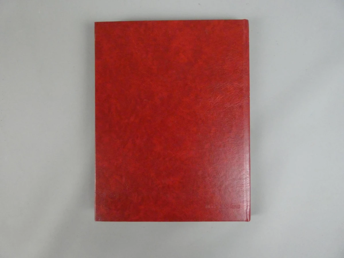Internationale postzegelverzameling in rood album
