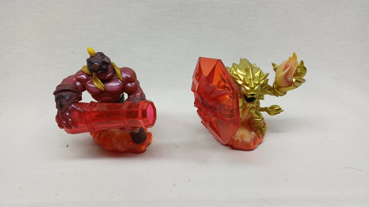 Set van 15 Skylanders figuren