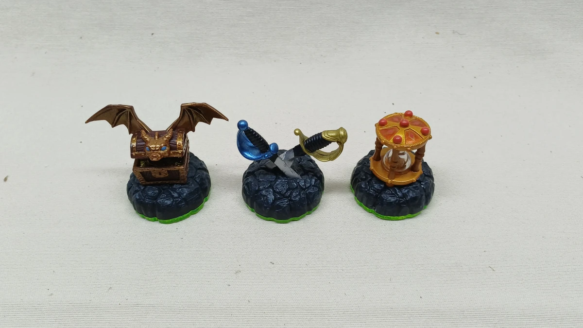 Set van 15 Skylanders figuren