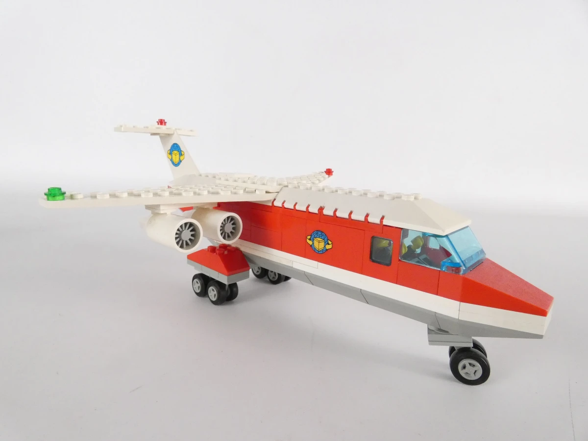 LEGO(6061-6375) Legoland vliegtuig en middeleeuws kasteel met figuren
