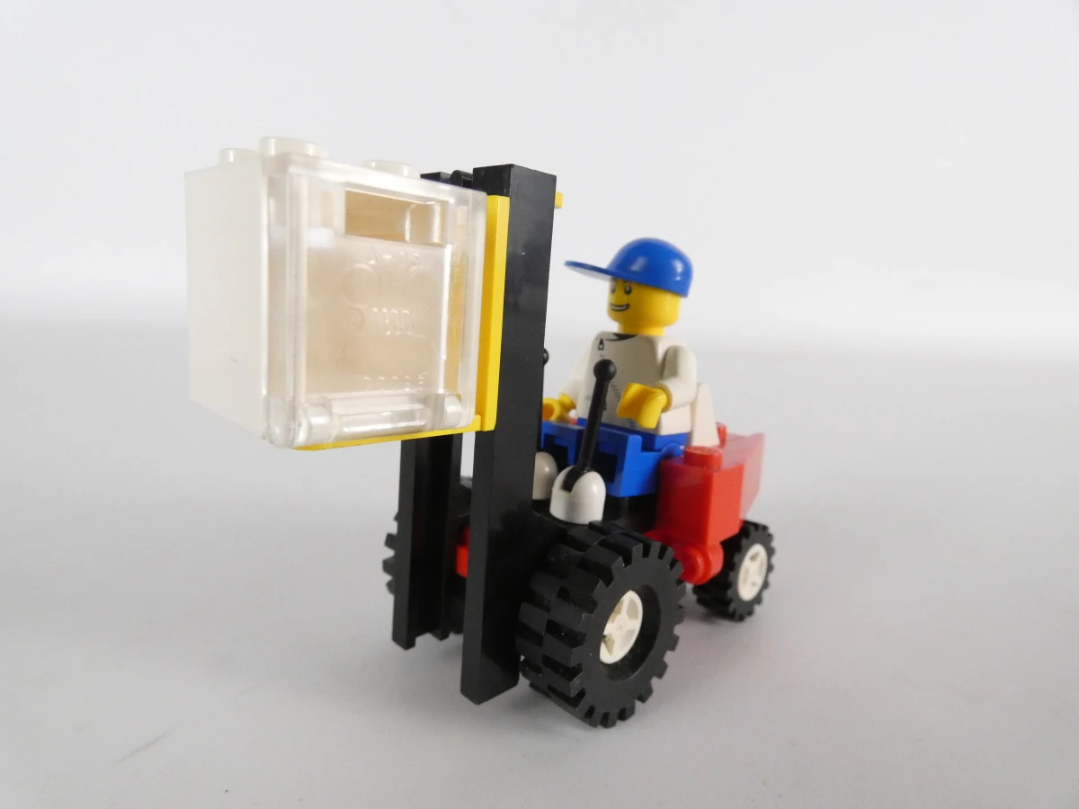 LEGO(6061-6375) Legoland vliegtuig en middeleeuws kasteel met figuren