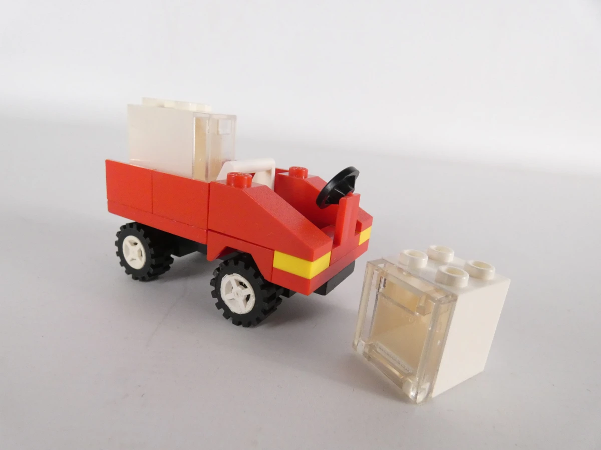 LEGO(6061-6375) Legoland vliegtuig en middeleeuws kasteel met figuren