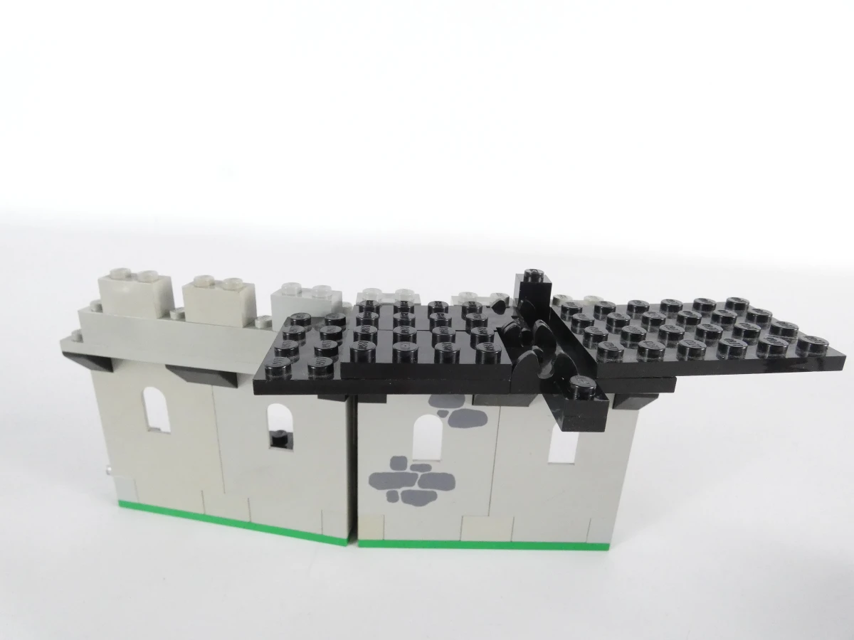 LEGO(6061-6375) Legoland vliegtuig en middeleeuws kasteel met figuren