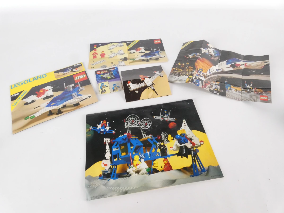 LEGO(6061-6375) Legoland vliegtuig en middeleeuws kasteel met figuren