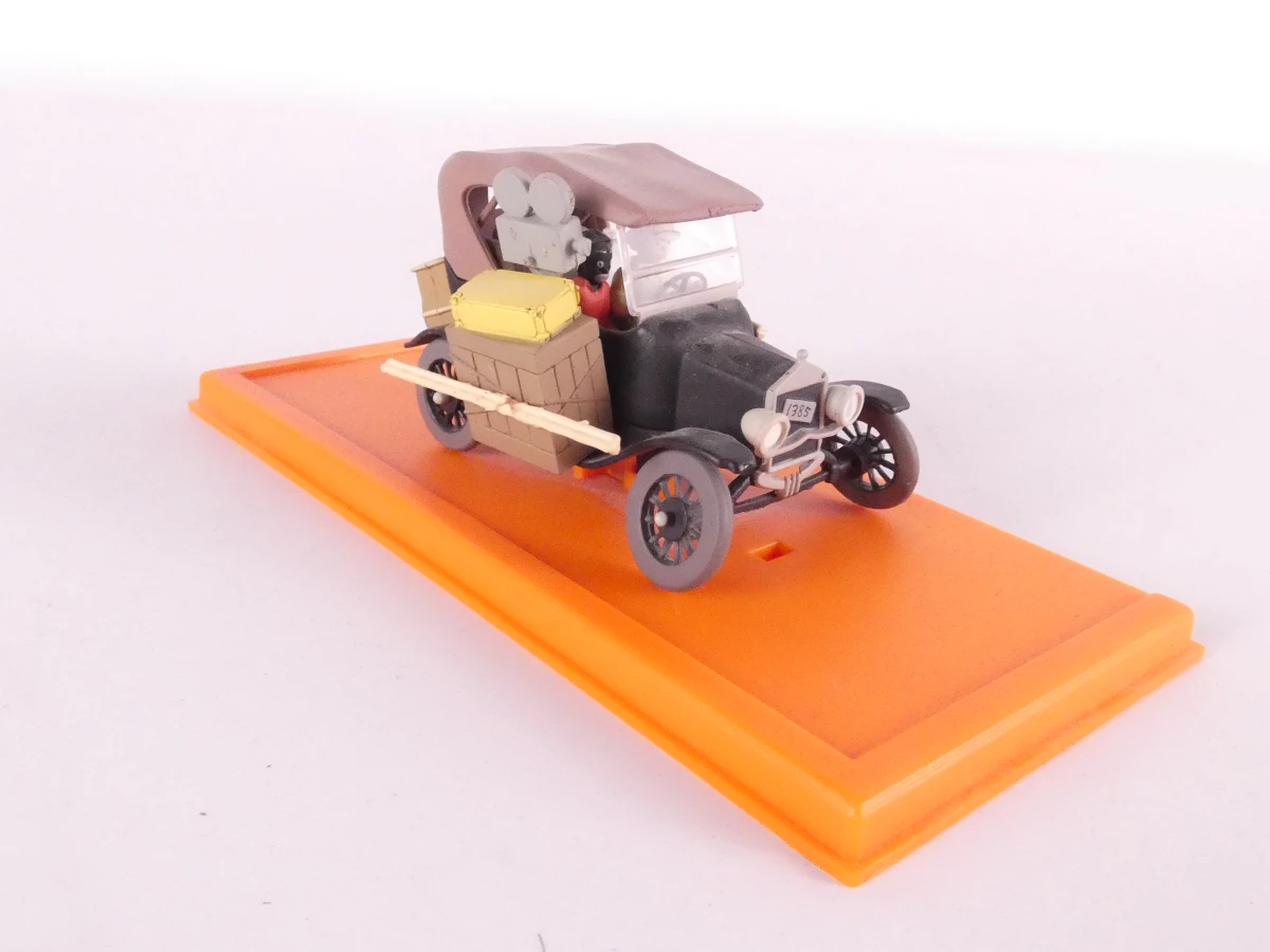 14 vintage metalen modelauto's en bussen