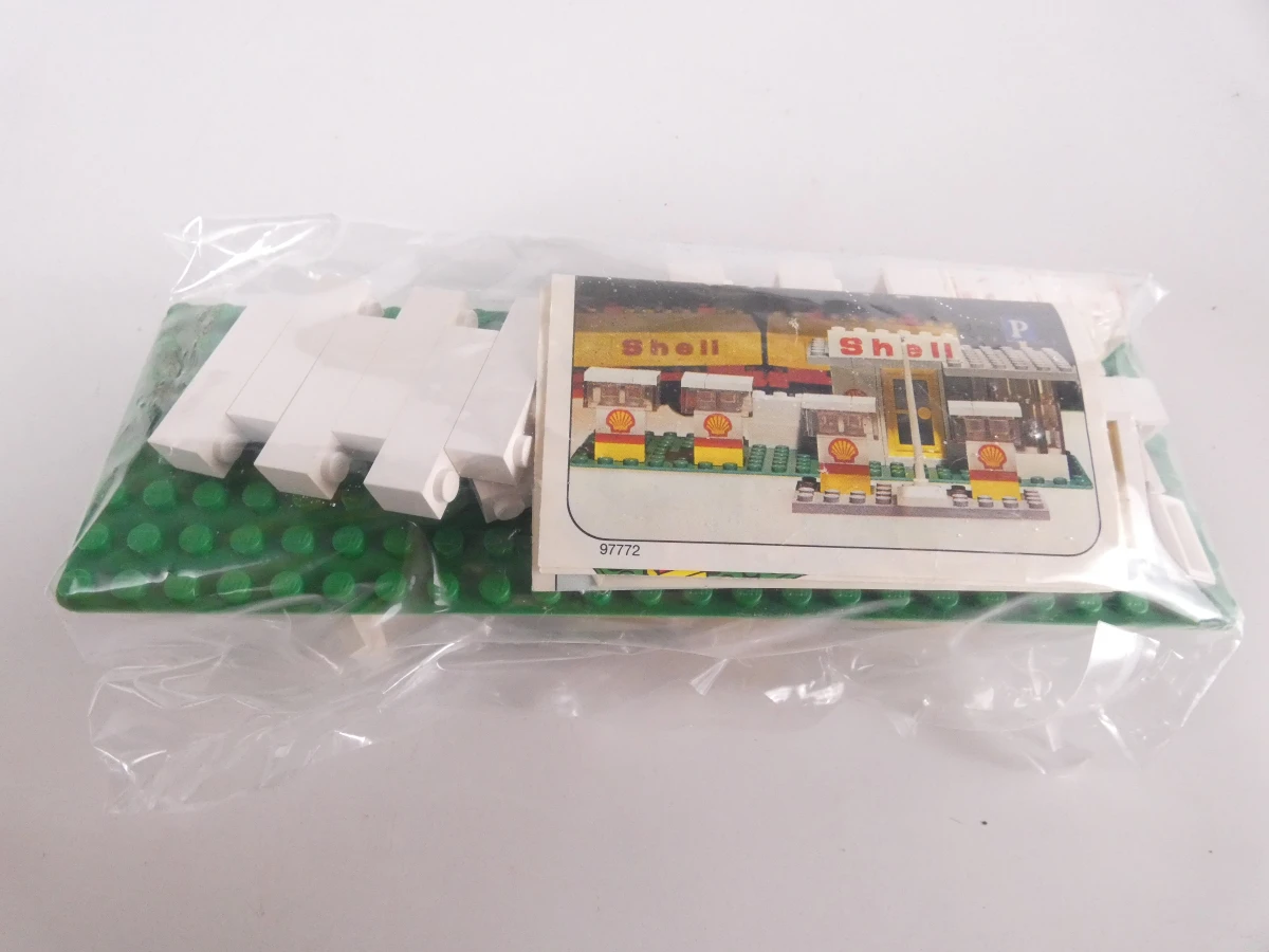 Vintage Legoland bouwsets: Shell, ambulance met helikopter, politiebus