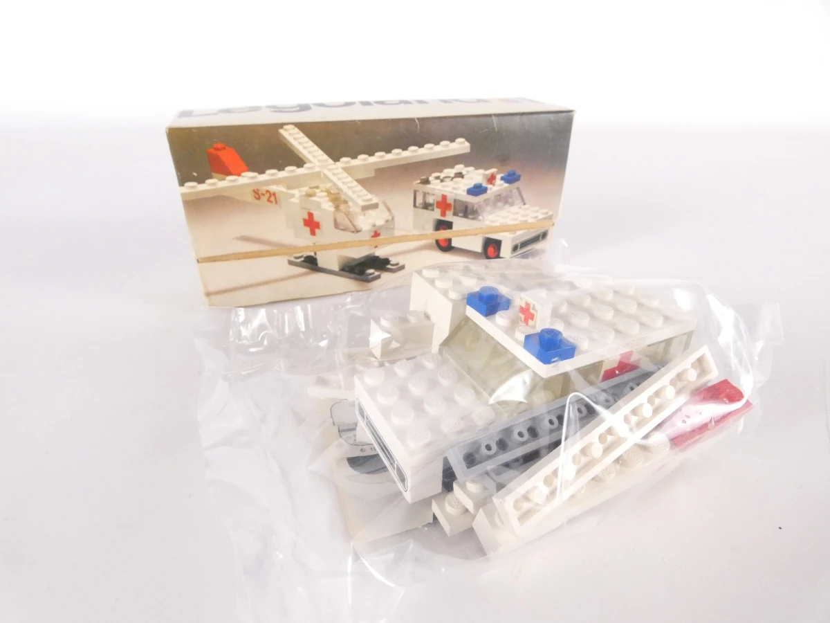 Vintage Legoland bouwsets: Shell, ambulance met helikopter, politiebus
