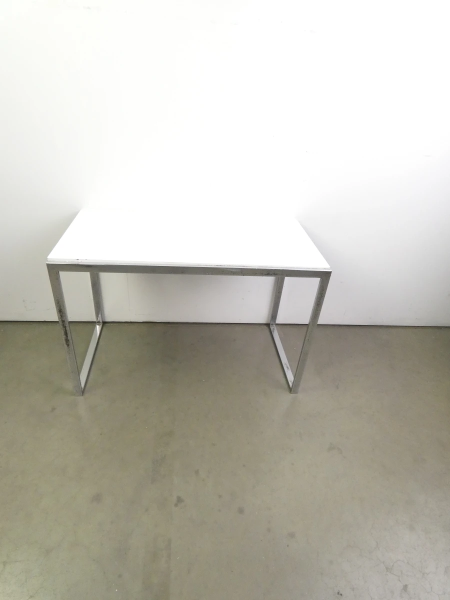 Set van 3 witte nesttafels met chromen frame