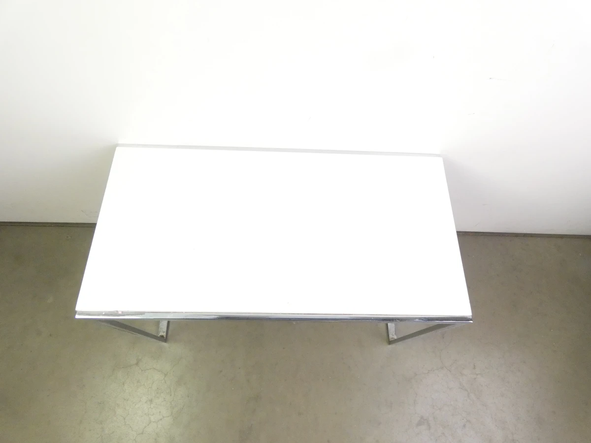 Set van 3 witte nesttafels met chromen frame