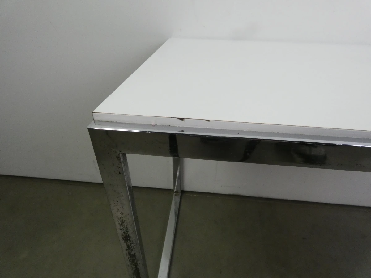 Set van 3 witte nesttafels met chromen frame