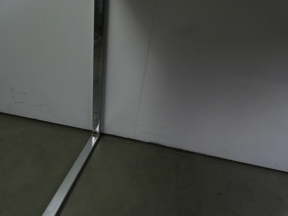 Set van 3 witte nesttafels met chromen frame