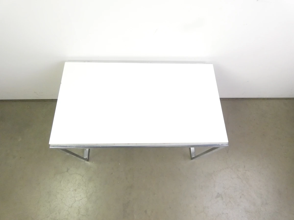 Set van 3 witte nesttafels met chromen frame