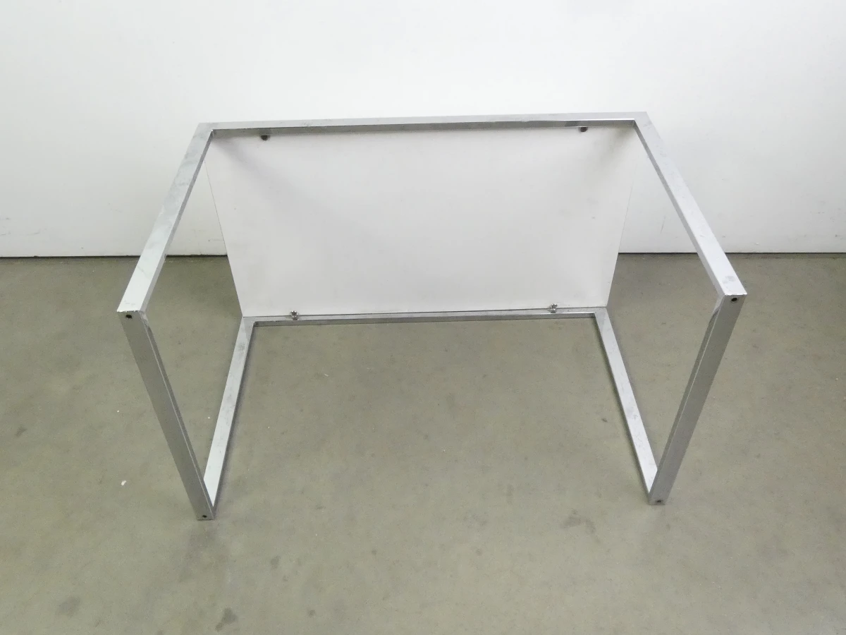 Set van 3 witte nesttafels met chromen frame