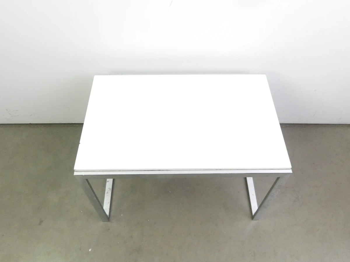 Set van 3 witte nesttafels met chromen frame