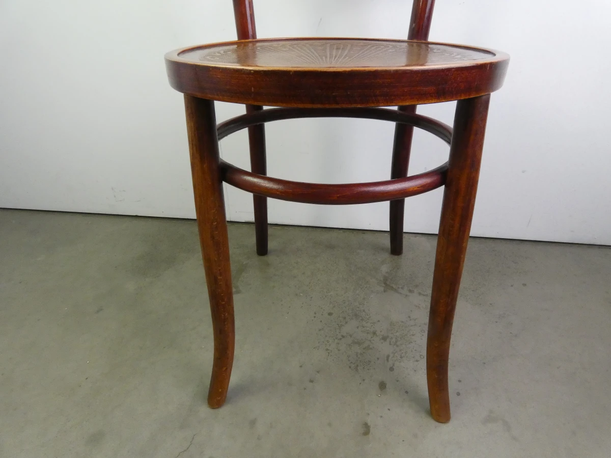 Houten vintage stoel - thonet stijl