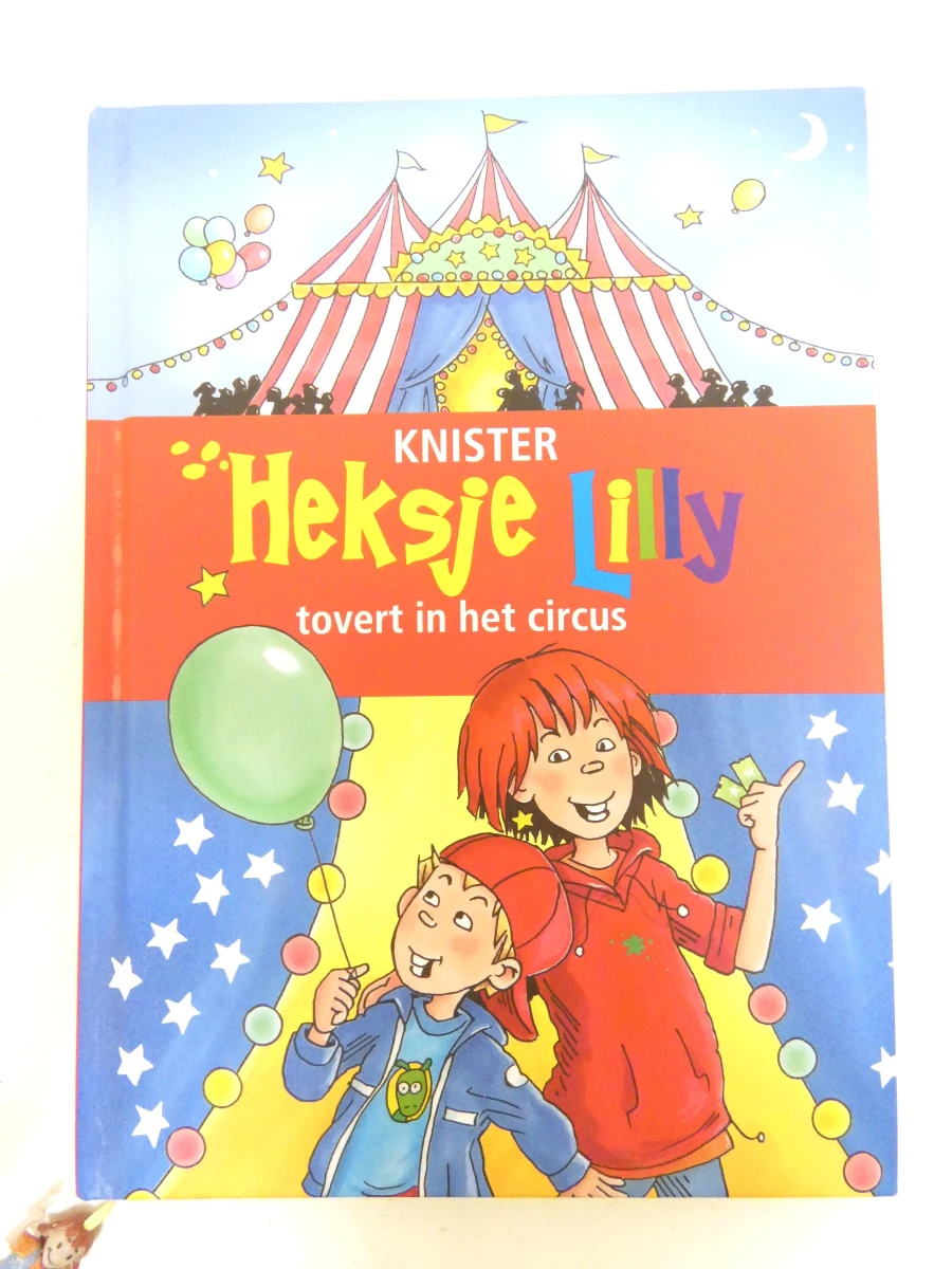 Heksje Lilly tovert in het circus