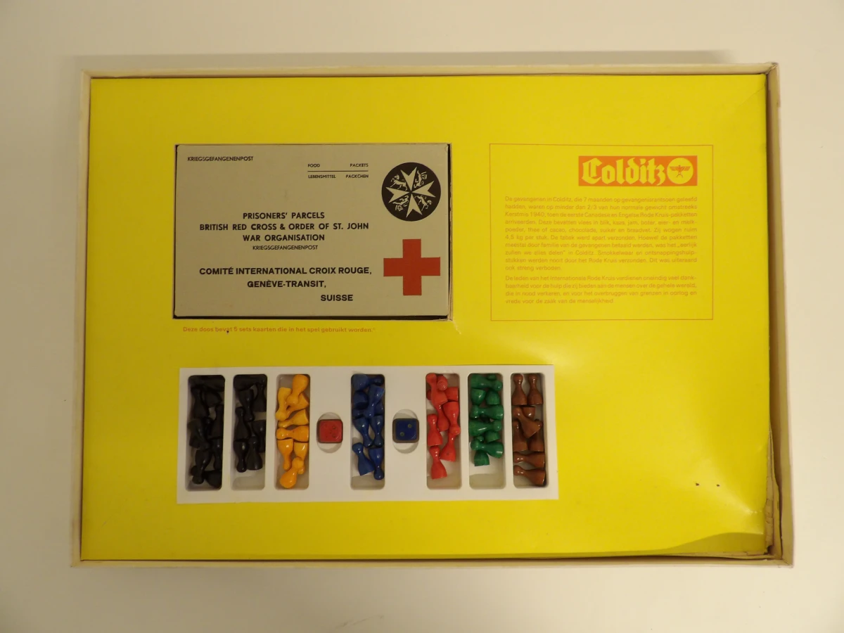 Colditz bordspel met speelstukken en kaarten
