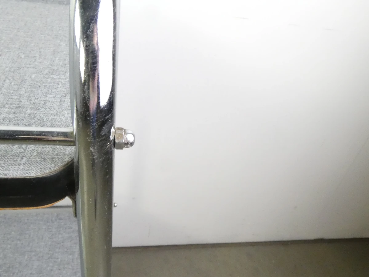 Vintage metalen serveerwagen met twee niveaus