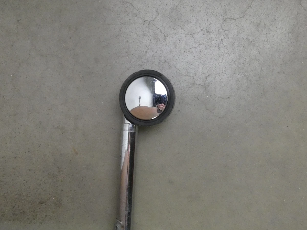 Vintage metalen serveerwagen met twee niveaus