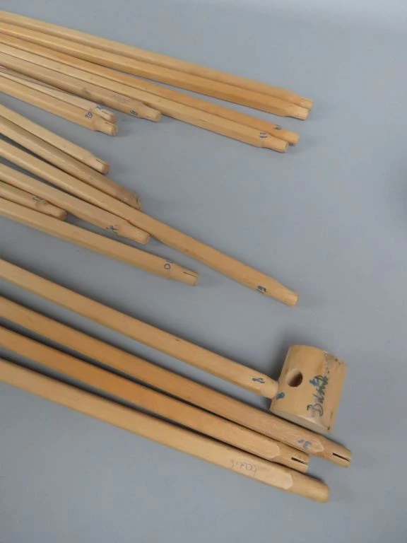 Vintage stoffen speelhuisje met houten frame