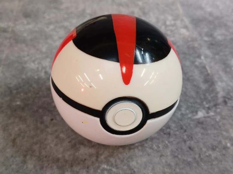 Uitgebreide Pokémon verzamelbundel - Brilliant Stars Elite Box met 300 kaarten en accessoires - foto 13