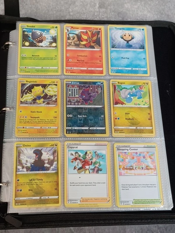 Luxe Mewtwo Binder met 225 kaarten in en Pikachu knuffel-trio - foto 4