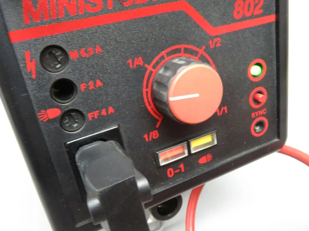 Set van 3 Ministudio 802 flitsers met statieven en koffer - foto 13