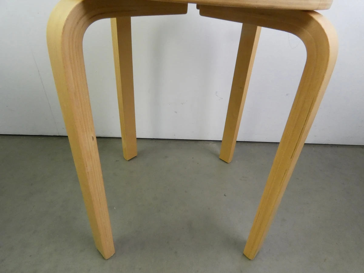 Set van 3 houten krukken met lichte gebruikssporen