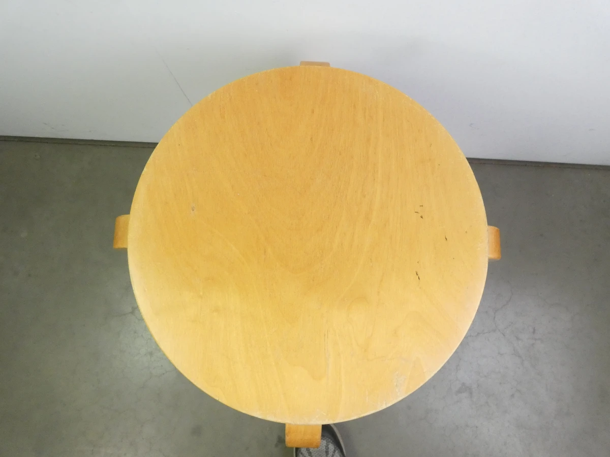 Set van 3 houten krukken met lichte gebruikssporen