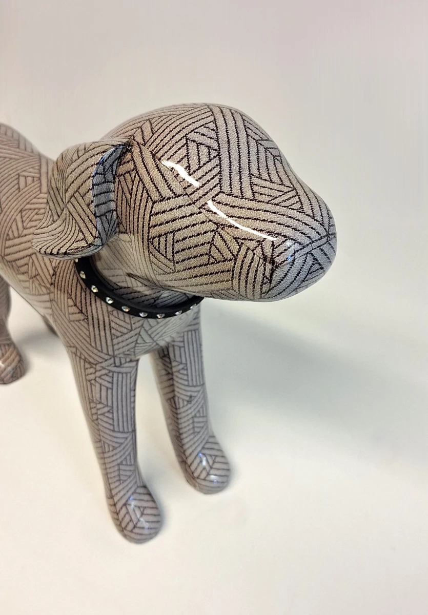 Decoratieve hondenfiguur met patroon en halsband - foto 3