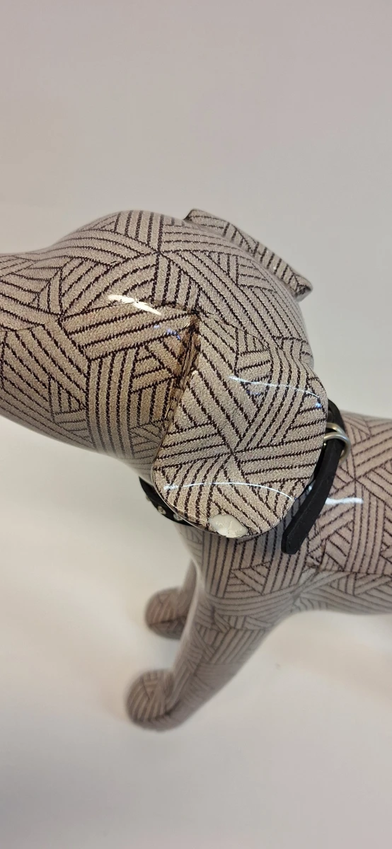 Decoratieve hondenfiguur met patroon en halsband - foto 6