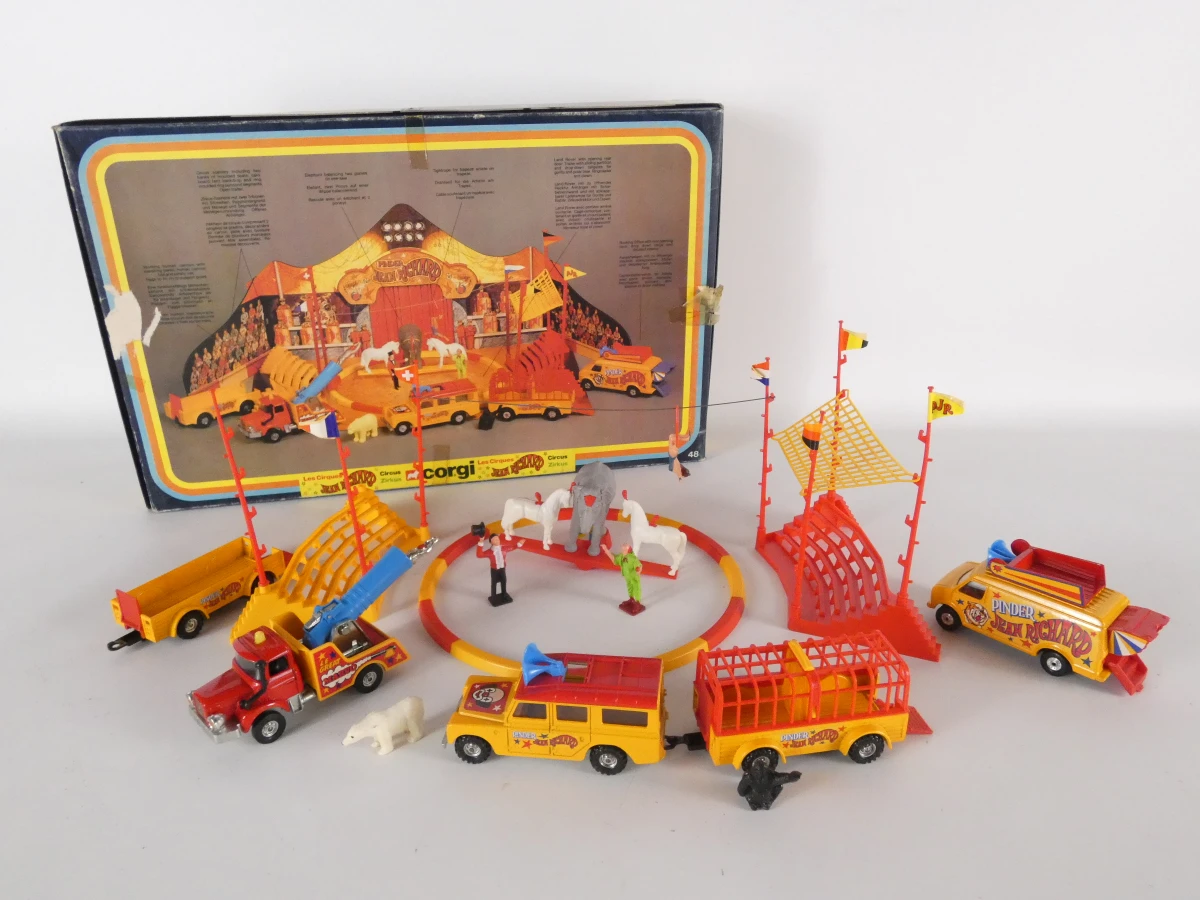 Vintage Corgi Circus Speelset met Voertuigen en Figuren