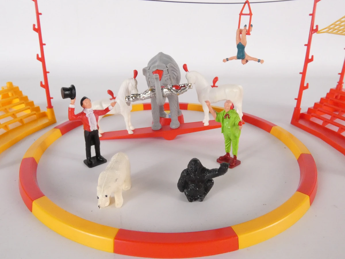 Vintage Corgi Circus Speelset met Voertuigen en Figuren