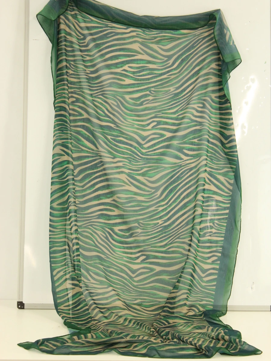 Claude Arielle groene zachte sjaal met zebraprint - foto 6