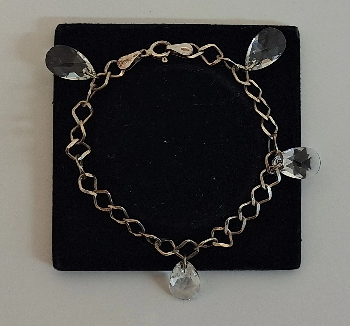 Zilveren armband met kristalhangertjes - foto 4