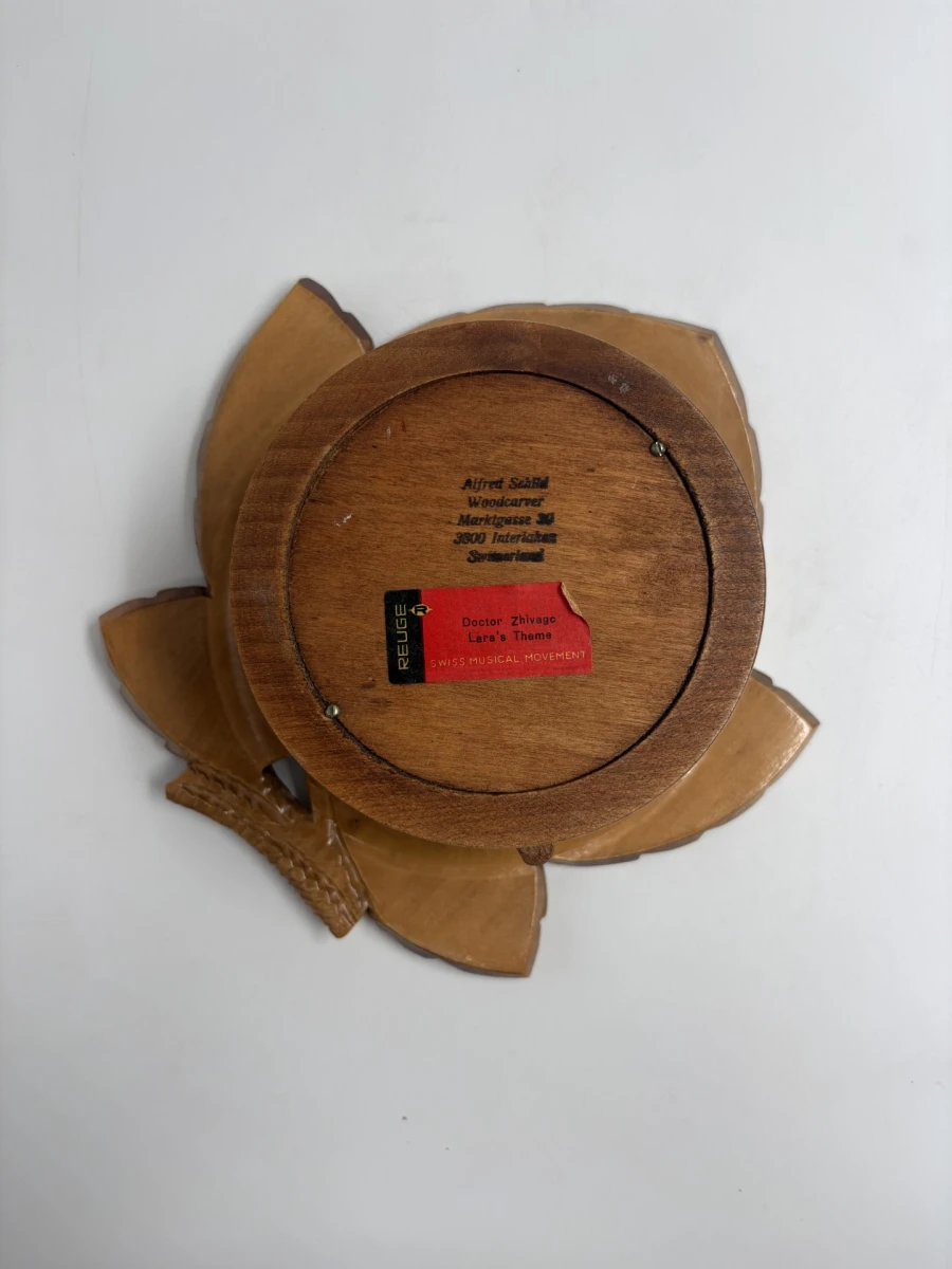 Houten schaal - muziekdoos