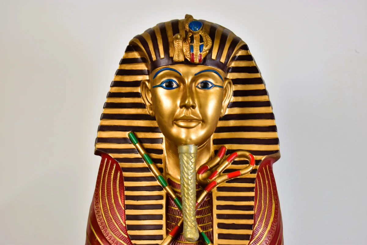 Decoratieve sarcofaag kast in Egyptische stijl - foto 2