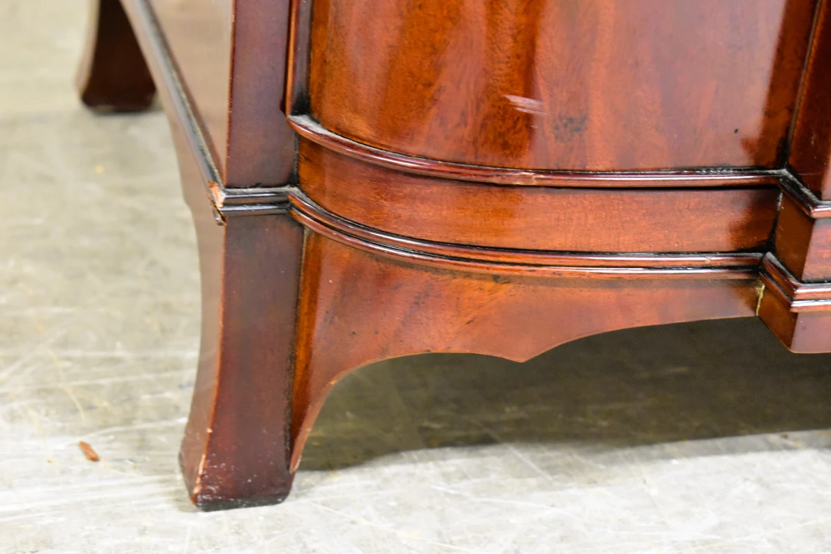 Elegante mahoniehouten commode met drie laden - foto 3