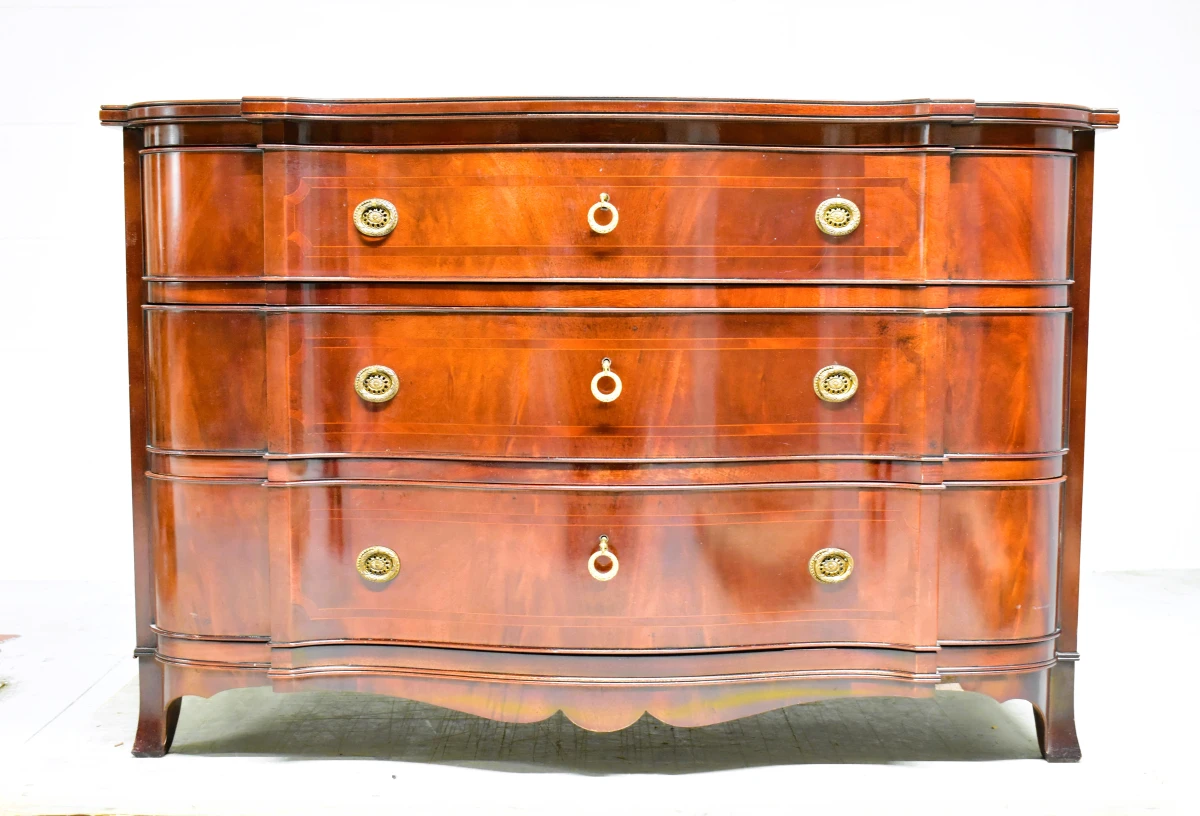 Elegante mahoniehouten commode met drie laden - foto 5