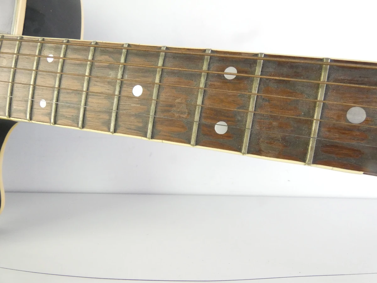 Blauwe akoestische gitaar met elektrische versterking - foto 4