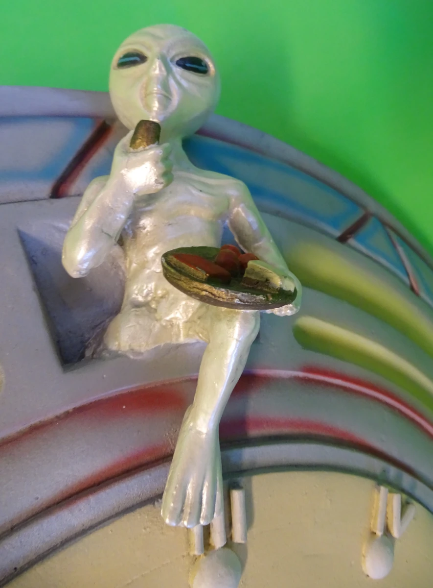 Alien CD-rek en klok - foto 8