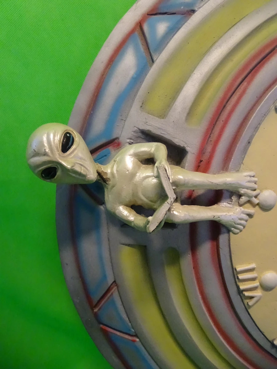 Alien CD-rek en klok - foto 6