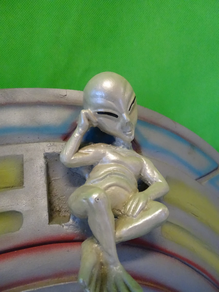 Alien CD-rek en klok - foto 5