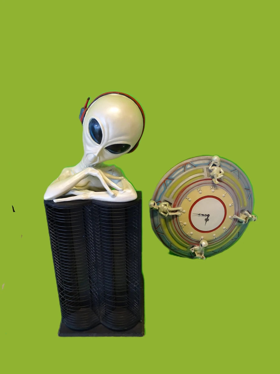Alien CD-rek en klok - foto 2