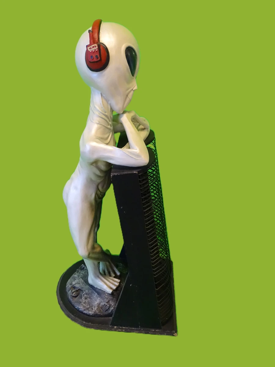Alien CD-rek en klok - foto 27