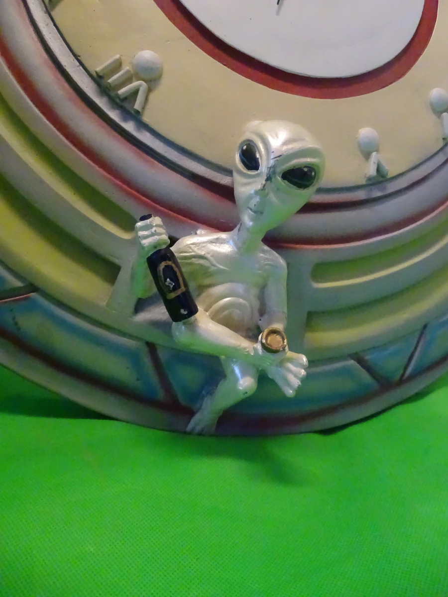 Alien CD-rek en klok - foto 9